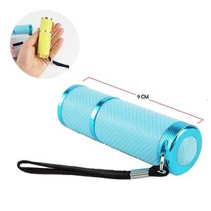<span class=keywords><strong>9</strong></span> LED Cao Su Kim Loại Glow In The Dark An Ninh Torch Led Tactical Xách Tay Mạnh Mẽ Đèn Pin Chống Thấm Nước Với Dây Buộc - Product Image 5