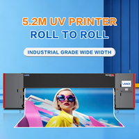 Imprimante UV R2R de 5,2 m avec rouleaux en caoutchouc doubles, 2400 DPI, idéale pour la signalétique publicitaire extérieure et les matériaux décoratifs flexibles