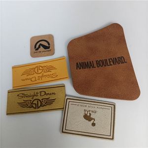 Étiquette carrée personnalisée en cuir véritable ou PU à prix abordable avec coutures, fabriquée en Chine - Product Image 3