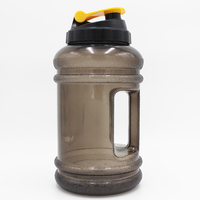 Bouteilles de jus en plastique vides de 2 litres (demi-gallon), bouteille d'eau de 2 litres à vendre, bidons en plastique noir et blanc de 74 oz
