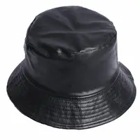 2021 가을 겨울 숙녀 모자 고품질 디자이너 PU 주문 가죽 모자 온난한 성숙한 도매 물통 모자