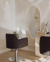 Nouvelle conception, chaise de styliste en cuir véritable, ensemble complet avec miroir, mobilier de salon pour salon de coiffure, atelier, vente en gros