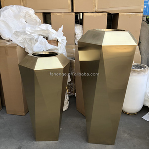 <span class=keywords><strong>Pot</strong></span> <span class=keywords><strong>de</strong></span> fleurs d'intérieur en acier inoxydable extra large vase <span class=keywords><strong>de</strong></span> sol doré géant doré pour décoration d'hôtel et jardinières - Product Image 4