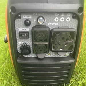 Générateur onduleur portable 3300W 4300W avec prise 120V 30A pour caravane, camping-car et alimentation mobile - Product Image 3
