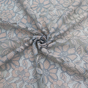 Tissu en Dentelle Cordonnet Africaine Rouge de Haute Qualité YY en Mélange de Coton et Nylon à Motif Floral de Roses pour Robes de Femme et de Soirée - Product Image 5