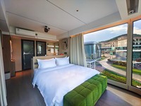 Maison mobile modulaire préfabriquée de luxe à 3 chambres, 12 m², avec panneaux solaires, pour jardin, bureau ou capsule spatiale portable