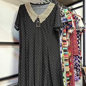 เสื้อผ้า<span class=keywords><strong>มือ</strong></span><span class=keywords><strong>สอง</strong></span> ชุดเดรสยาวผ้าฝ้ายสำหรับผู้หญิง แบรนด์ดังจากแอฟริกา เสื้อผ้า<span class=keywords><strong>มือ</strong></span><span class=keywords><strong>สอง</strong></span>แบบเบล ชุดเดรสผ้าไหม - Product Image 5