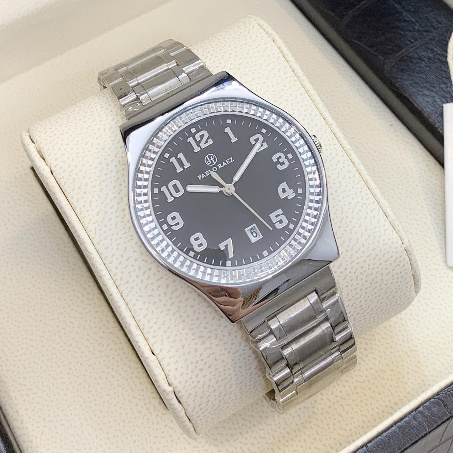 Silver shell black dial men's style