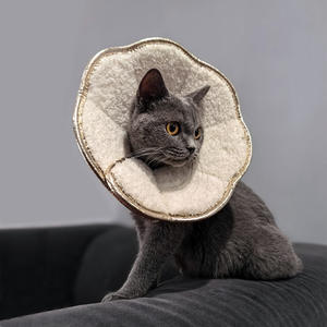 Collier <span class=keywords><strong>Elizabeth</strong></span> à dégagement rapide pour la récupération du chat Fibre de polyester solide EVA Plume de renfort de cou souple pour les soins postopératoires pour animaux de compagnie - Product Image 2