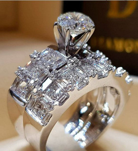 Anello Impilabile Creativo per Donne, Gioielli di Moda Scintillanti all'Ingrosso - Product Image 1