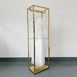 Espositore Stand Personalizzato in Acciaio Inox Dorato per Abiti Appesi, Negozio di Abbigliamento, Abiti da Sposa, per Boutique - Product Image 4