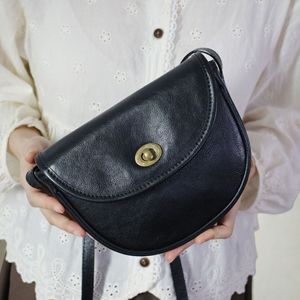 Sac à bandoulière en cuir de vachette noir souple, style Mori, en forme de coquille, petit sac carré pour femme, idéal pour les tenues quotidiennes, collection automne 2024 - Product Image 2