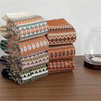 Chaussettes mi-mollet vintage bohèmes ethniques, chaussettes chaudes en tons terreux, palette de brun caramel, chaussettes d'hiver