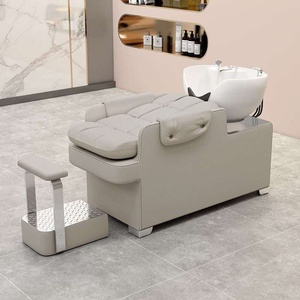 Sillón de Peluquería de Alta Calidad para Salón de Belleza, con Lavabo de Cerámica y Tapicería de Cuero - Product Image 3