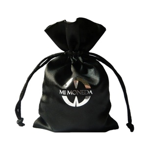 Nouveauté : Sacs à cordon en satin imprimés avec logo pour bijoux, perruques et sous-vêtements - Product Image 1