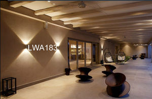 Lampada da Parete LED Moderna <span class=keywords><strong>a</strong></span> Forma di Cubo 2W con Illuminazione Su e Giù per Interni - Product Image 2