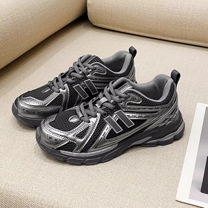 รองเท้าผ้าใบแฟชั่นสไตล์เรโทรคลาสสิกสำหรับผู้ชาย ระบายอากาศได้ดี - Product Image 6
