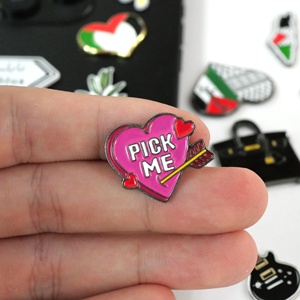 Carte de l'Irak personnalisée symbole saoudien croix fée amour musique métal émail doux broche pour Noël - Product Image 3