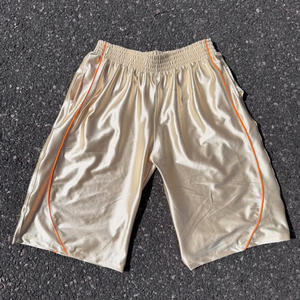 Shorts Bermuda en satin de polyester beige pour homme, taille élastique, bande latérale, respirant, décontracté - Product Image 4