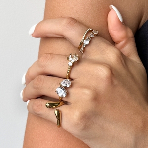 Anillo de Acero de Titanio con Circonita, Joyería de Lujo y Alta Gama que No se Destiñe, un Accesorio Inoxidable para Mujer, Transfronterizo - Product Image 4
