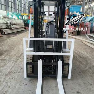 Chariot élévateur TCM FD30T3 3 tonnes d'occasion, chariot élévateur japonais 3 tonnes, moteur Isuzu C240, machine d'occasion, chariot élévateur à essence, 3000 mm, 3000 kg - Product Image 3