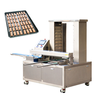 Machine d'agencement de plateaux entièrement automatique à grande vitesse, chargeur de plateaux en acier inoxydable pour l'agencement de gâteaux de lune, biscuits, raviolis, pâtisseries et pains