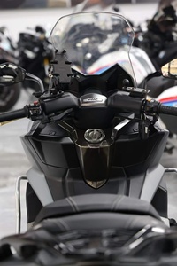 Moto d'occasion modèle AK550 de 2021, 20 000 km, fabriquée par un fabricant de scooters fiable et de confiance. Scoote - Product Image 3