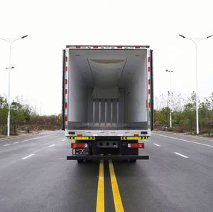 New Sino Howo 6X2 Diesel Refrigerator Truck with Manual Transmission 55m³ Capacity Euro 6 Emission -25~-5°C Temperature Range - Product Image 6