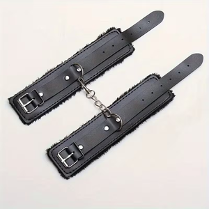 3 pièces Noires SM Menottes et attaches de cheville en cuir et peluche, Accessoires de bondage, Jouets de contrainte sexuelle, Jouets de séduction pour couples, Dés sexuels, Jouets pour adultes - Product Image 4