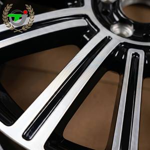 Rueda de Aleación Forjada Monobloque Premium de Varias Radios Rectas con Tapa Central, Acabado Mecanizado de Dos Tonos, Disponible en Stock, Rin de Repuesto - Product Image 3