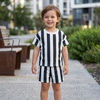 Ensemble décontracté personnalisé en fibre de bambou rayé pour bébés et enfants : T-shirt et short d'été