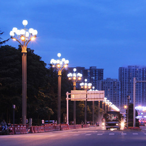 โคมไฟถนน LED แบบเสาสูง IP65 สำหรับตกแต่ง พร้อมฐาน E27 ให้แสงสว่างหลายจุด เหมาะสำหรับถนนและสนามกีฬา - Product Image 1
