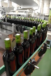 3-In-1 Automatische Drankvul-En Bottelmachine Voor Wijnwhisky Wodka Bierfrisdrank Productielijn - Product Image 6