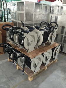 Enrollador de Manguera Automático de 3/4 o 1 Pulgada con Manguera de Goma y Boquilla para Gasolinera con Conectores Giratorios de 10 o 15 Metros - Product Image 4
