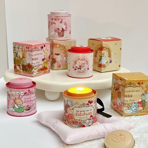 Bougie parfumée de luxe en boîte métallique en forme de petit lapin, idéale pour créer une ambiance chaleureuse, coffret cadeau pour anniversaires et fêtes - Product Image 1