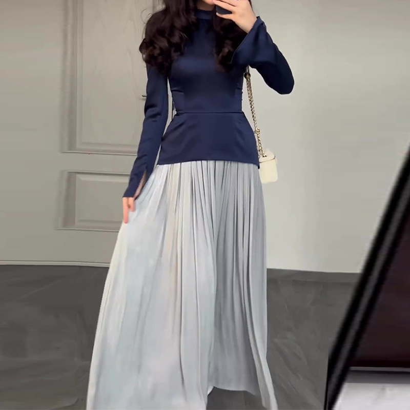 น้ำเงินเข้ม