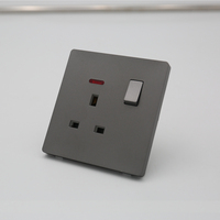 Venta al por mayor de fábrica: Enchufe de pared multifuncional de 86*86mm, 1 toma 13A, con panel de PC resistente al fuego para uso en neón, garantía de 15 años.
