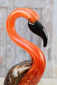 Figurine d'oiseau en verre soufflé à la main, plumes rouges orangées, bec noir, artisanat décoratif sur le thème des animaux - Product Image 3