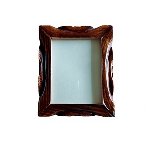Cadre photo rustique personnalisé en bois écologique fait main avec installation sur table pour salon, chambre et bureau - Product Image 1