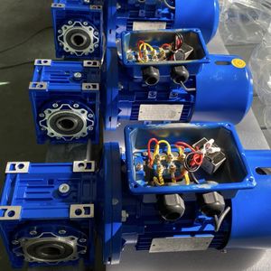 מפחית מהירות תולעת <span class=keywords><strong>CE</strong></span> NMRV RV30/40/60/90 מפחית מהירות תולעת קטן עם מעטפת אלומיניום ומנוע ליבה נחושת למסוע - Product Image 2