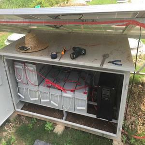 Sistema de Energía Solar de 3 Kw Monocristalino con Montaje en Suelo para Uso Doméstico, Batería de Plomo-Ácido y Controlador MPPT - Product Image 2