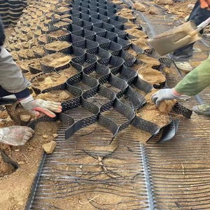 Geogriglia <span class=keywords><strong>Geo</strong></span> Mesh, Griglia per Ghiaia, Geocella per Stabilizzazione del Terreno, Stabilizzatore per Ghiaia, Griglia <span class=keywords><strong>di</strong></span> Supporto per Terreno - Product Image 1