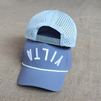 Gorra de béisbol perforada con láser de 5 paneles al por mayor, gorras de golf impermeables de alto rendimiento con estampado de silicona personalizado y logotipo bordado