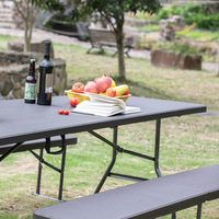6ft Fold-in-half Portable Outdoor Restaurant 4cm Épaisseur Rotin Top Table Multifonction