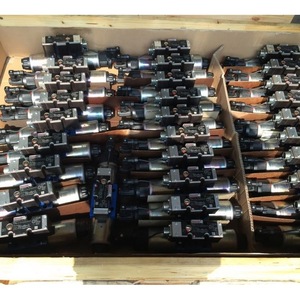 วาล์วควบคุมทิศทางแบบสัดส่วน Rexroth รุ่น R900927233 4WREE10W75 2X G24K31 A1V 315 บาร์ 100 ลิตร/นาที ระบบควบคุมไฮดรอลิก - Product Image 1