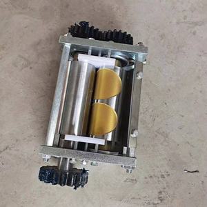 Macchina per Sfoglie di Roti, Momo, Siomai, Gyoza, Wonton e Dumpling da Tavolo in Acciaio Inox SUS304, 40-50 pezzi/min, Universale - Product Image 3