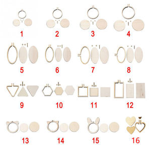 Kit de couture DIY pas cher, mini cerceaux à broder en bois portables avec <span class=keywords><strong>16</strong></span> tailles pour colliers et boucles d'oreilles - Product Image 1