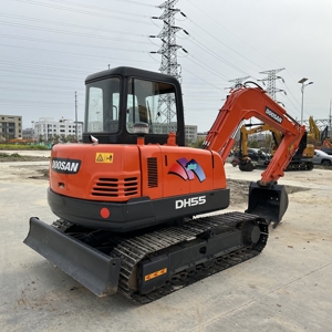รถขุด Doosan DH55 มือสองคุณภาพสูง ขนาด 5.5 ตัน สภาพ 90% รถขุดตีนตะขาบ Doosan DH55 dx55 สำหรับงานก่อสร้าง - Product Image 2