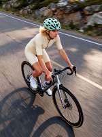 Casque de vélo respirant résistant aux chocs léger durable fermeture à boucle réglable logo de couleur personnalisable EN1078