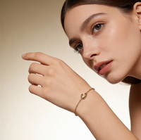 Bracelet élégant et minimaliste en argent sterling 925 plaqué or 18 carats avec zircon, charme cœur tendance, pour mariage, fête ou cadeau